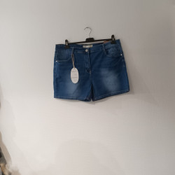 Short jeans