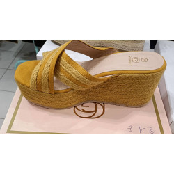 Chaussure jaune