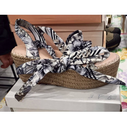 Chaussure compensée