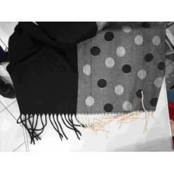 Foulard beige et noir